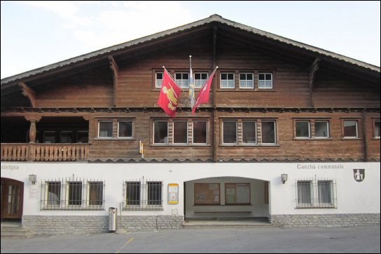 Unser Lagerhaus im Zentrum des Dorfes
