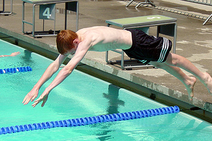 Sprung ins k&uuml;hle Nass