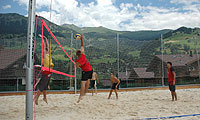Volleyball gegen einheimische Cracks