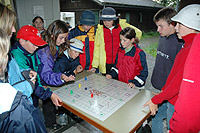Beim Leiterlispiel an der Lagerolympiade