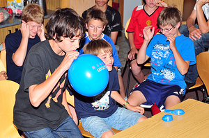 Beim Lagertoto am Ballon zerplatzen