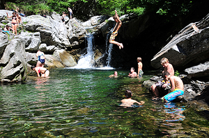 Baden während der Mittagsrast