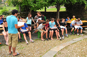 Kartenstudium vor dem Postenlauf