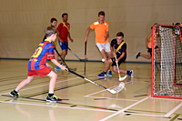 Beim Unihockey ...